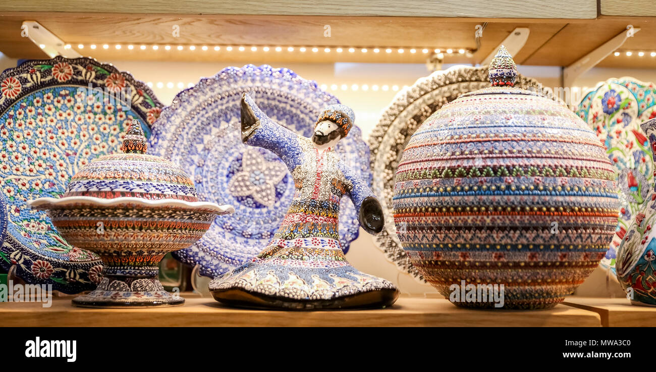Turkish Ceramics in Grand Bazaar, Istanbul City, Turkey Stock Photo - Alamy