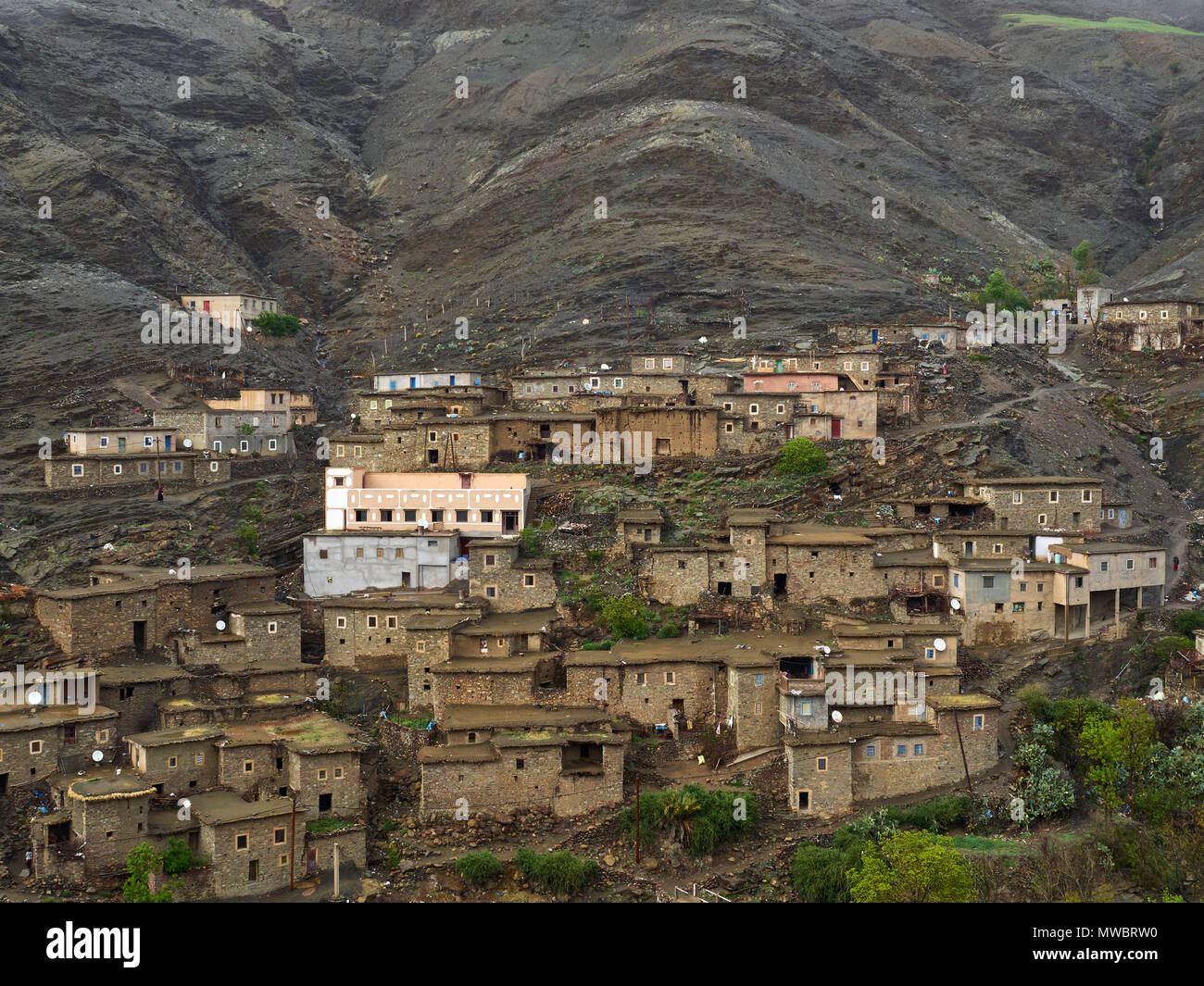 Houses with flat roofs hi-res stock photography and images - Alamy