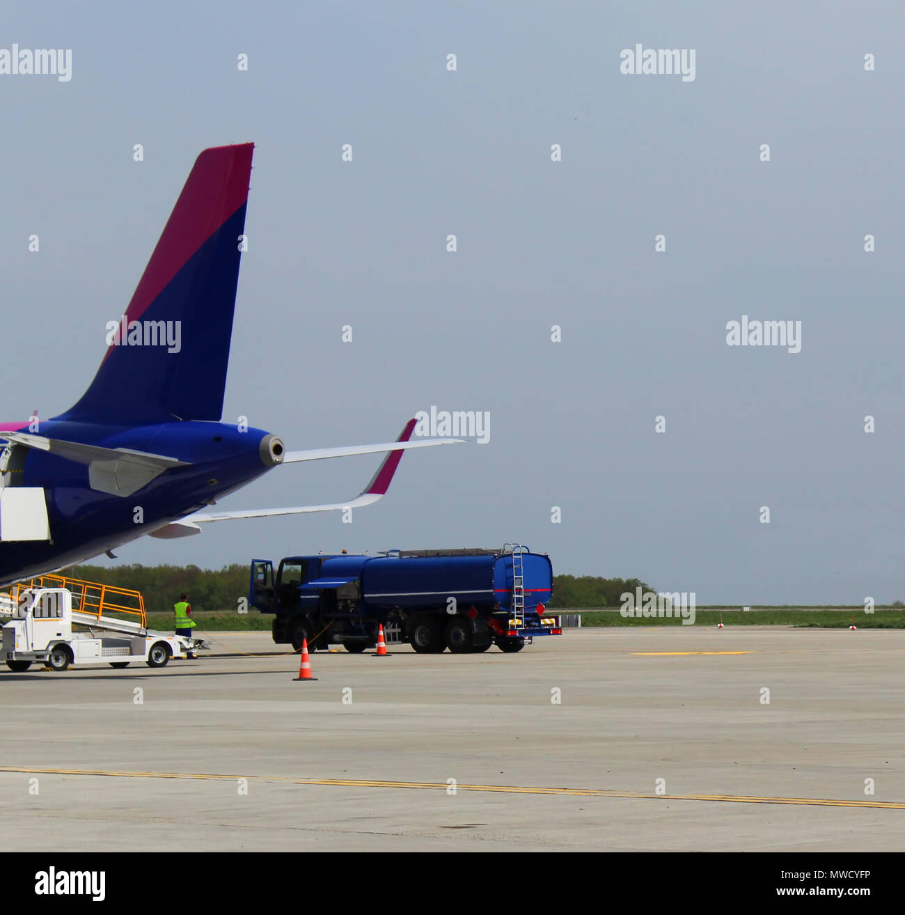 Aircraft refueling truck hi-res stock photography and images - Alamy
