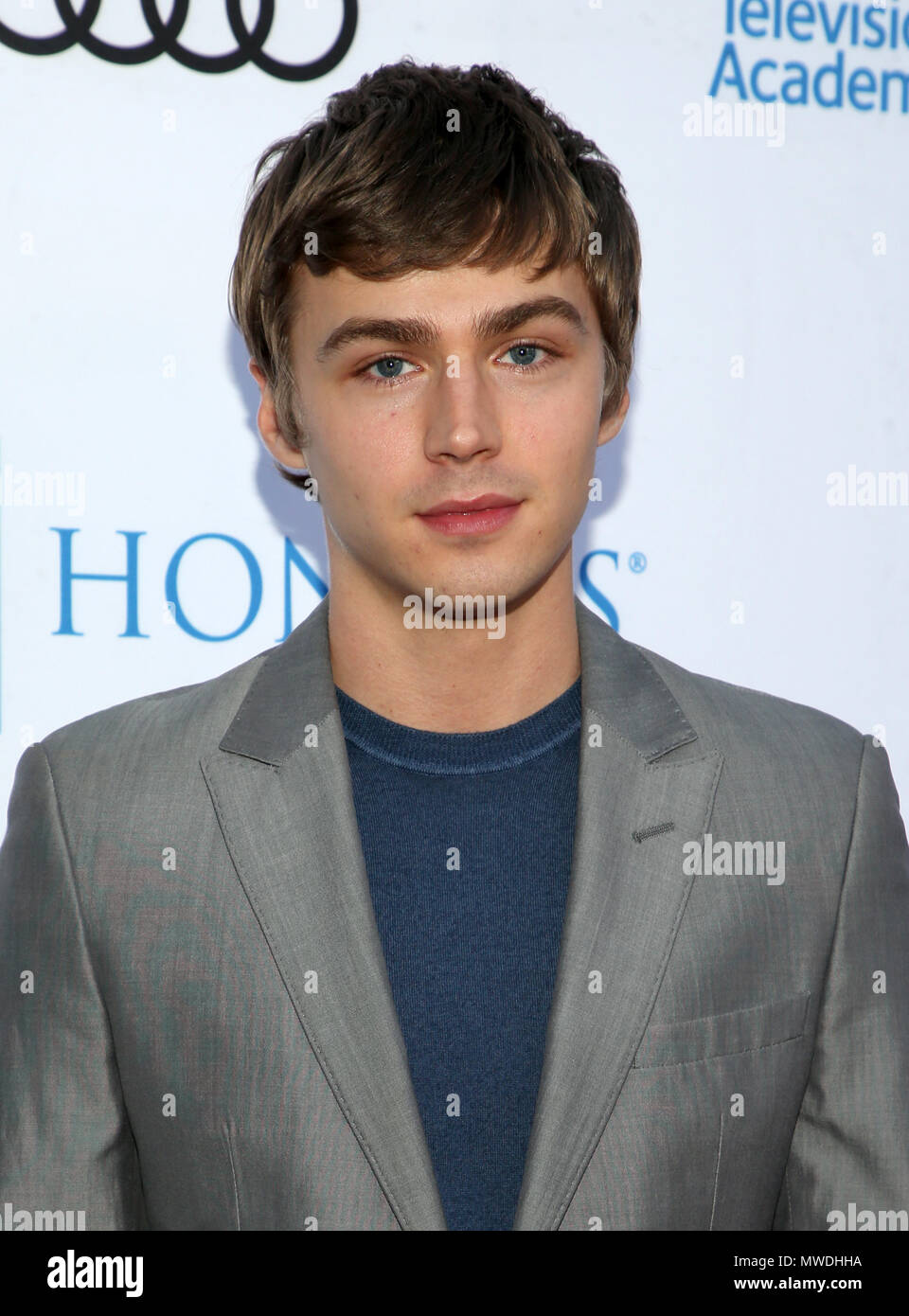 Miles Heizer Stock Photos & Miles Heizer Stock Images Alamy