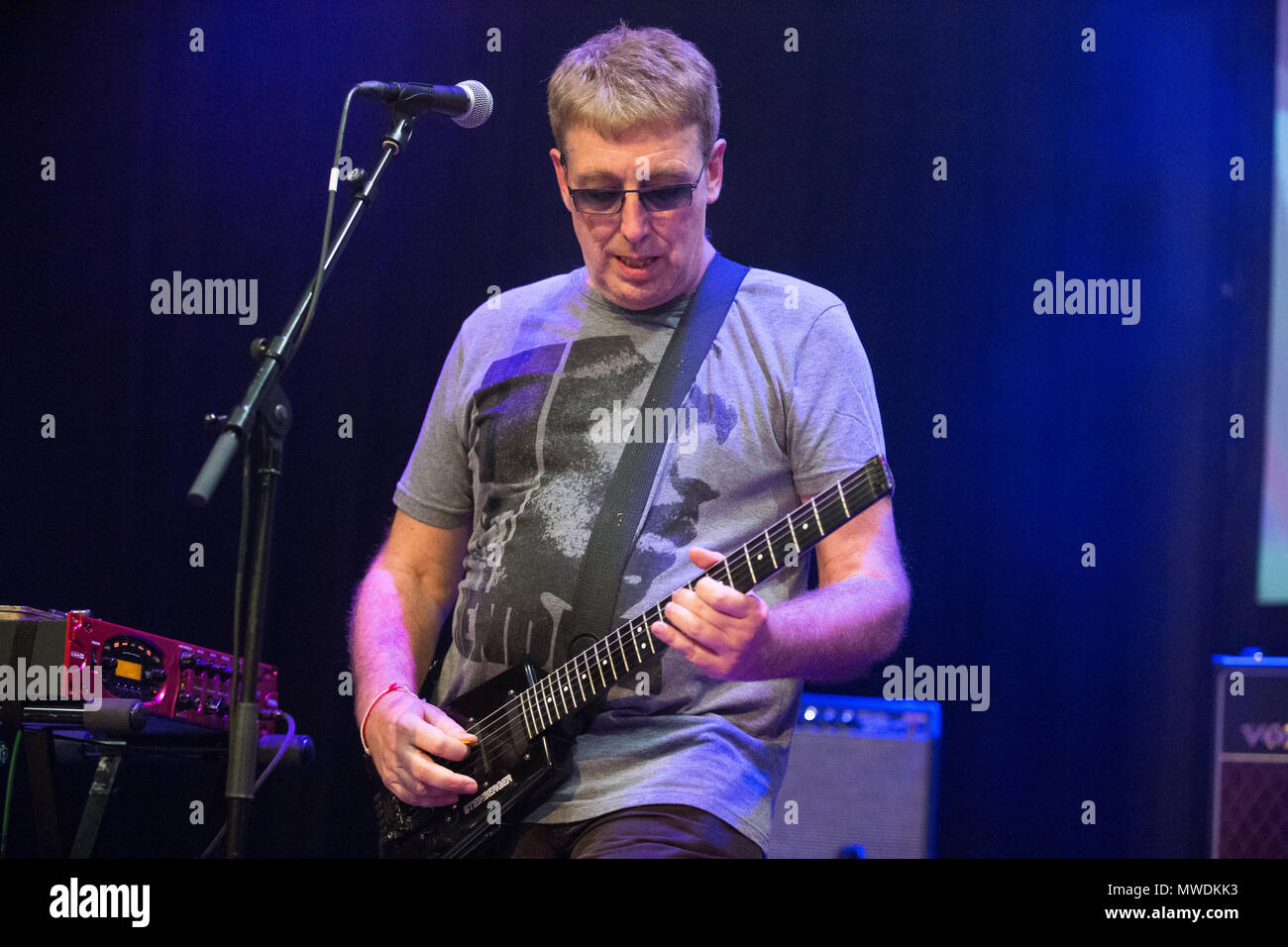 Norway, Oslo - May 31, 2018. The international progressive rock band Gong  performs a live concert at Cosmopolite in Oslo. Here guitarist Steve  Hillage is seen live on stage. (Photo credit: Gonzales