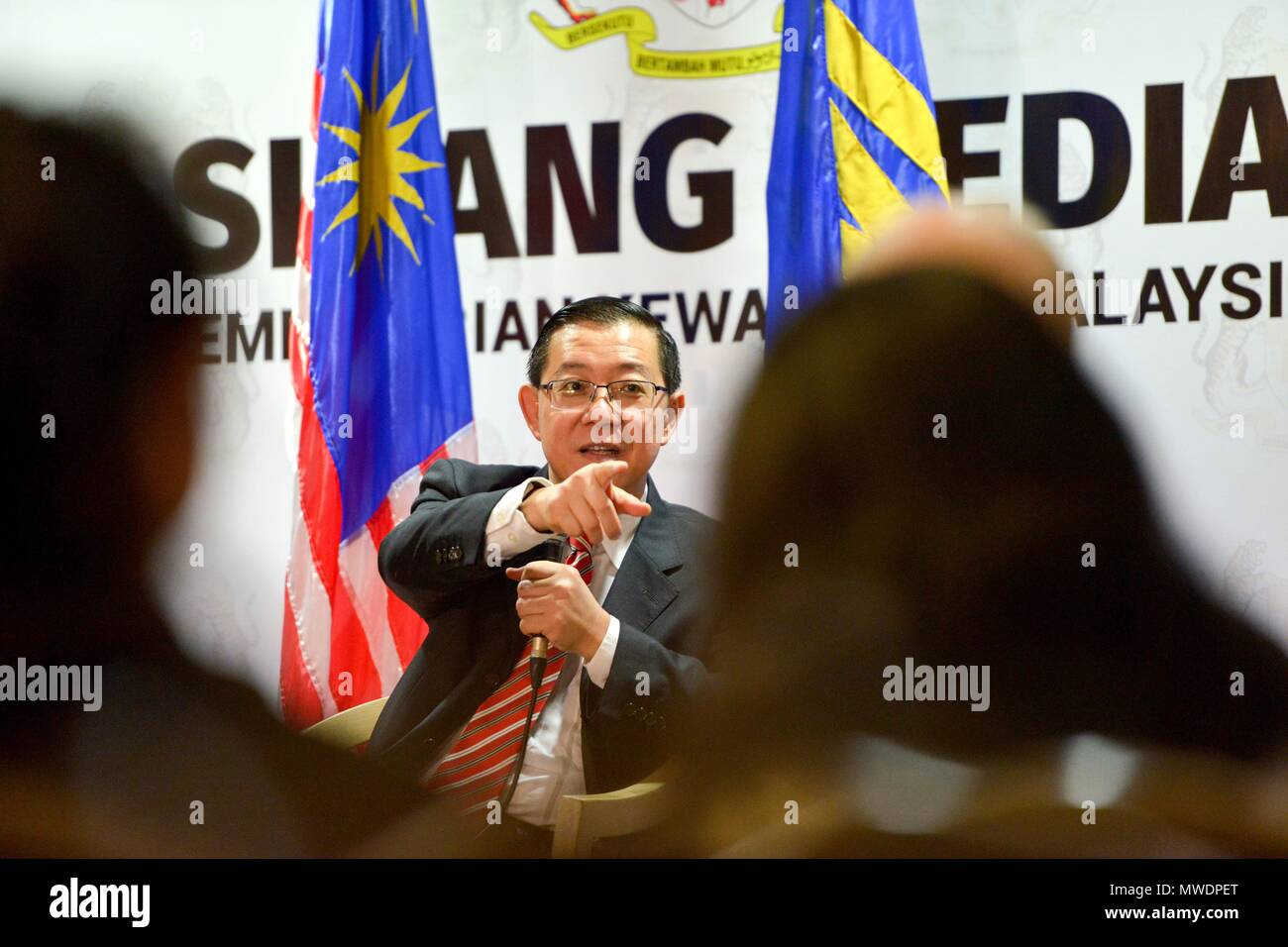 Putrajaya, Malaysia. 1st June, 2018. Malaysian Finance Minister Lim Guan Eng speaks during a briefing with foreign media at the Ministry of Finance in Putrajaya, Malaysia, June 1, 2018. Malaysian Finance Minister Lim Guan Eng said on Friday that terminating the high speed rail (HSR) link between Kuala Lumpur and Singapore does not mean it cannot be revisited in the future, days after Prime Minister Mahathir Mohamad axed the project citing high debt level. Credit: Chong Voon Chung/Xinhua/Alamy Live News Stock Photo