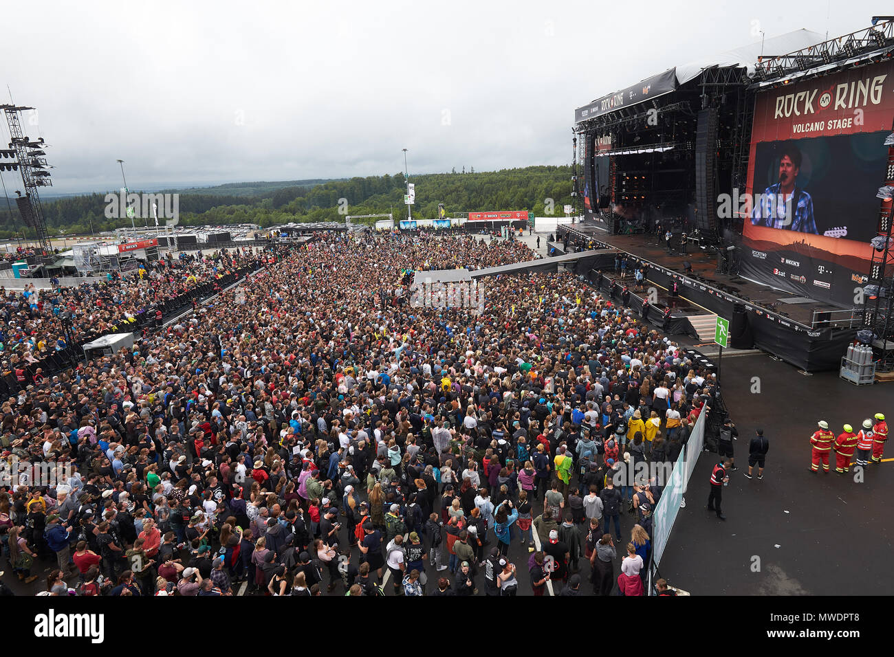 01 June 2018, Germany, Nuerburg: Festival goers gather in front of the main  stage of music festival 'Rock am Ring', which features 80 bands on 3  different stages. Photo: Thomas Frey/dpa Stock Photo - Alamy
