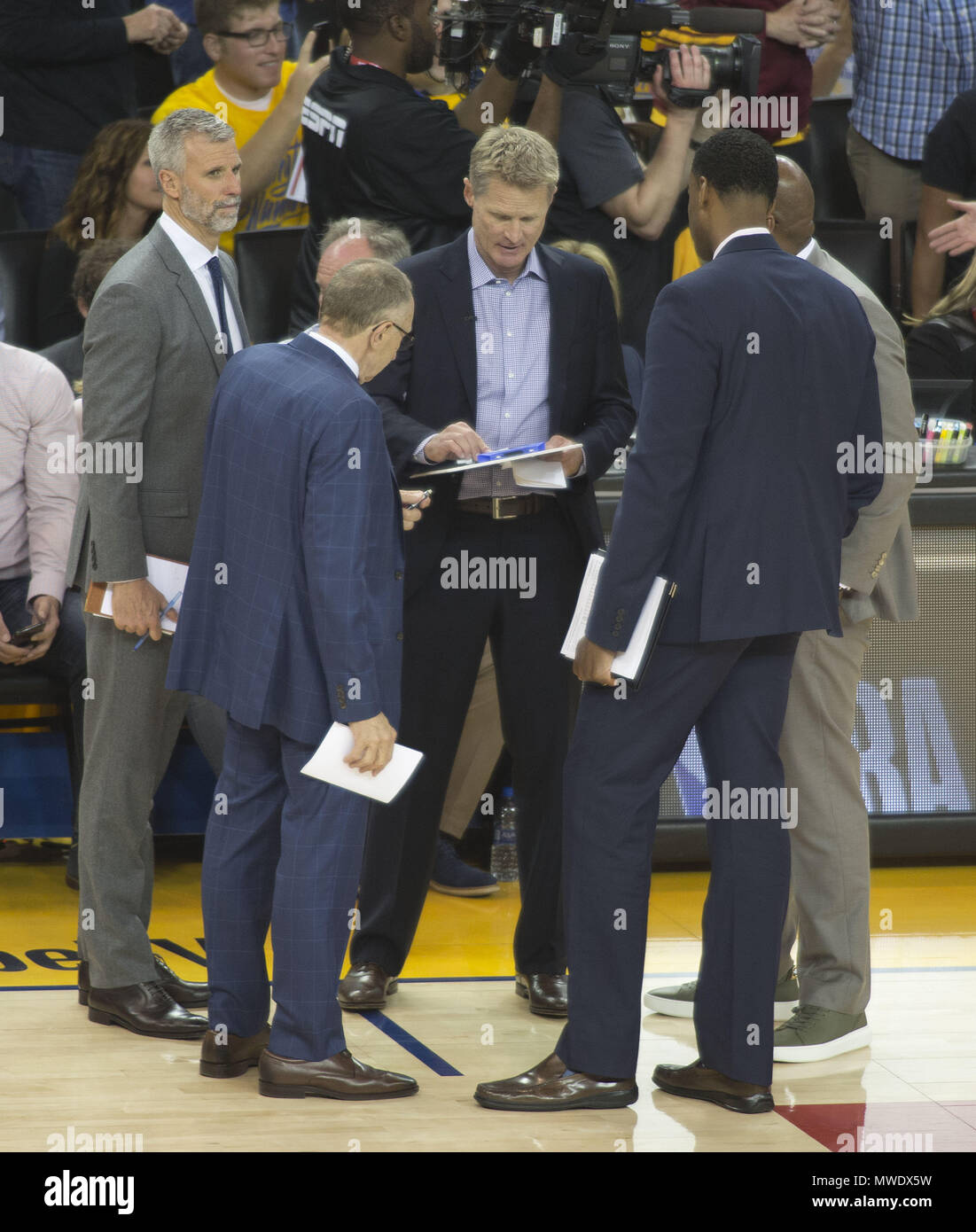 Steve kerr coach hi-res stock photography and images - Alamy