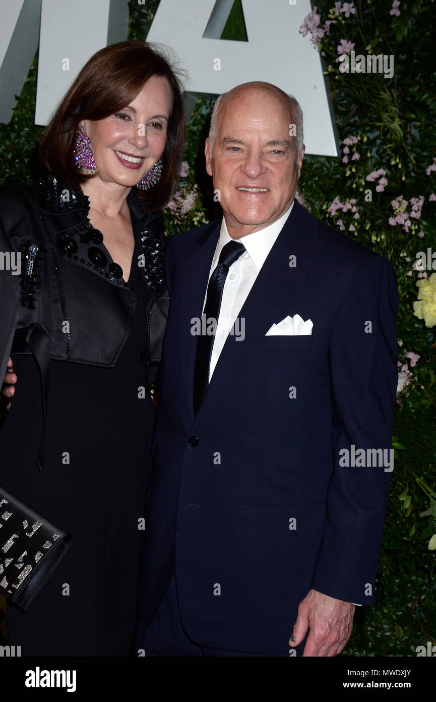 NEW YORK, NY - MAY 31: Marie-Josee Kravis and Henry Kravis attends the 2018 Party in the Garden at Museum of Modern Art on May 31, 2018 in New York City.   People:  Marie-Josee Kravis and Henry Kravis Credit: Storms Media Group/Alamy Live News Stock Photo