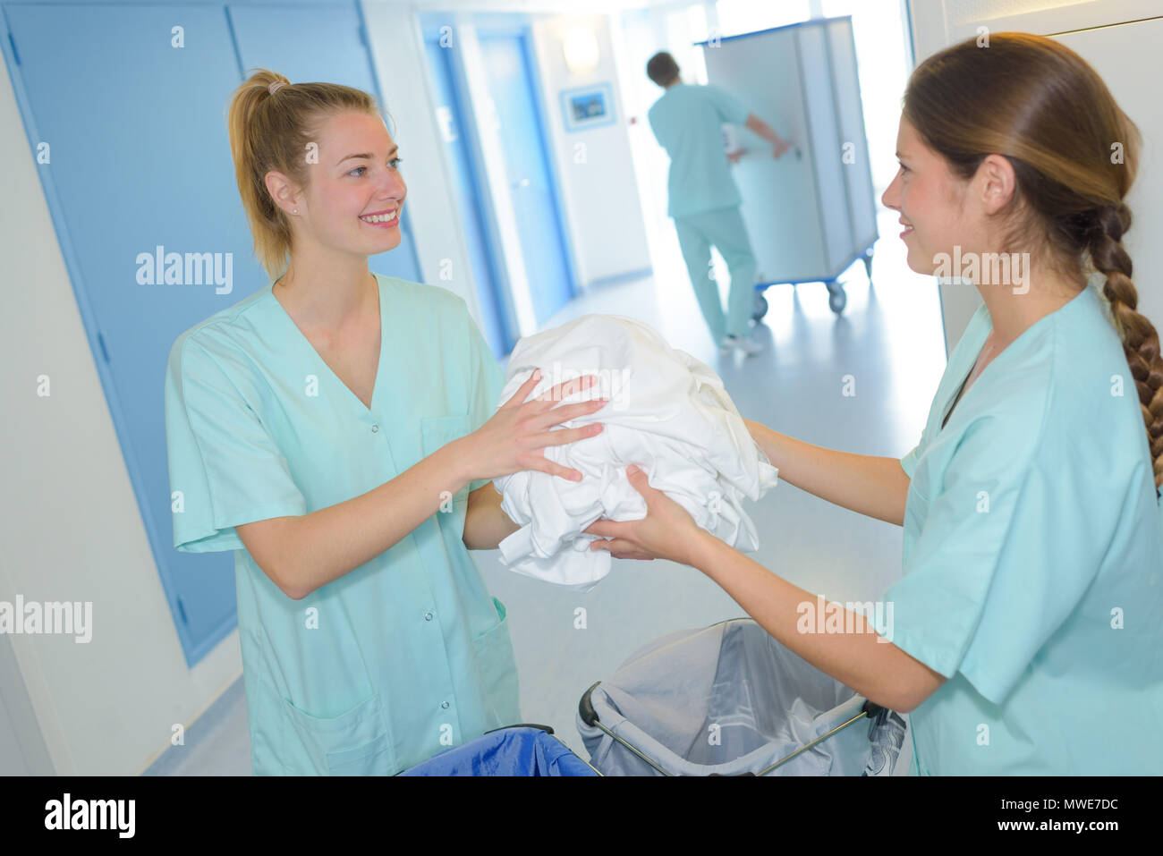 Cleaning bed hires stock photography and images Alamy