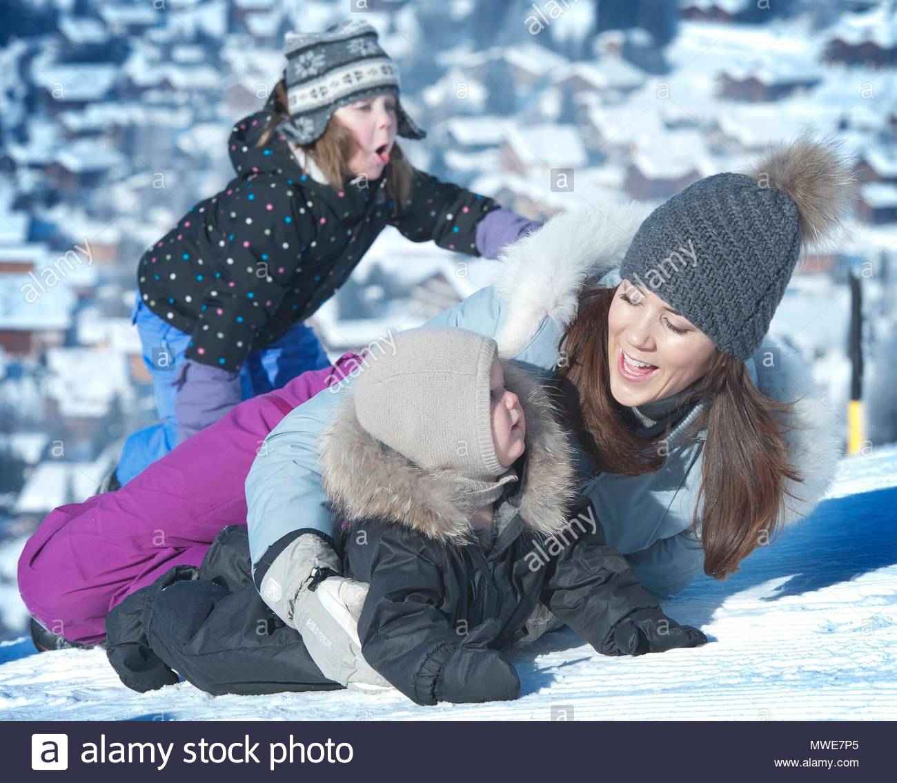 hrh-crown-princess-mary-hrh-prince-vincent-hrh-crown-princess-mary-and-hrh-crown-prince-frederik-with-their-children-prince-christian-princess-isabella-prince-vincent-and-princess-josephine-on-skiing-holiday-in-verbier-switzerland-photo-all-over-press-denmark-martin-hoien-MWE7P5.jpg