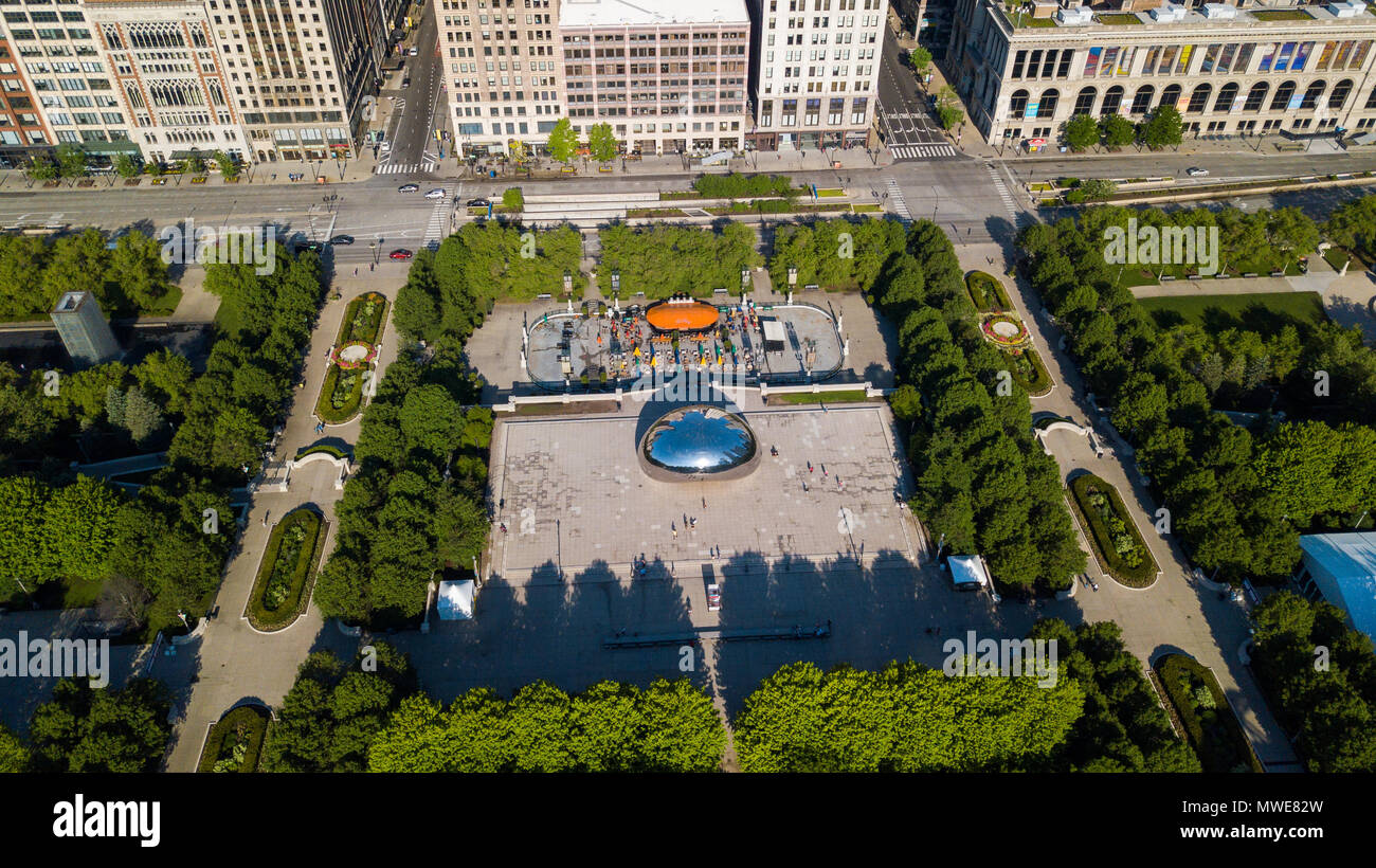 Cloud Gate, Millennium Park, Chicago, IL, USA Stock Photo Alamy