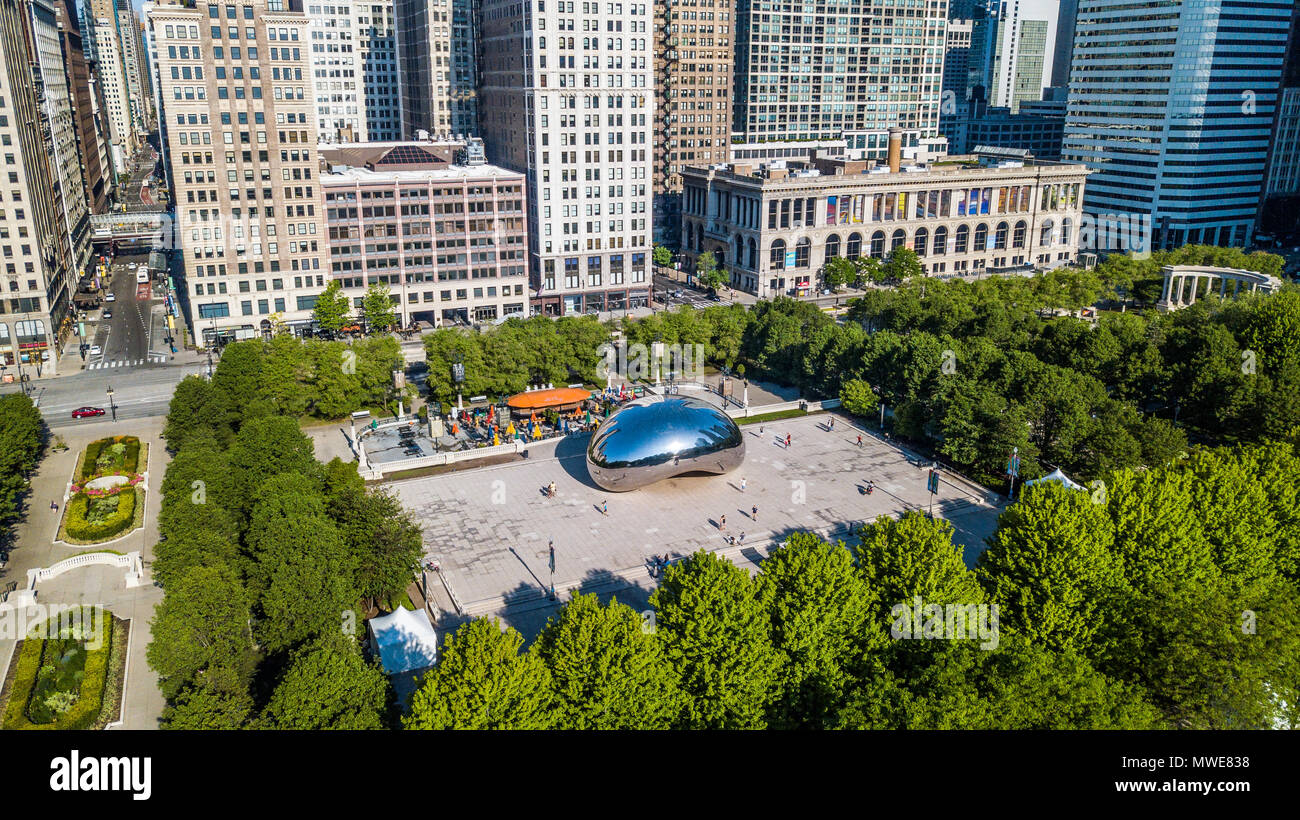 Cloud Gate, Millennium Park, Chicago, IL, USA Stock Photo Alamy