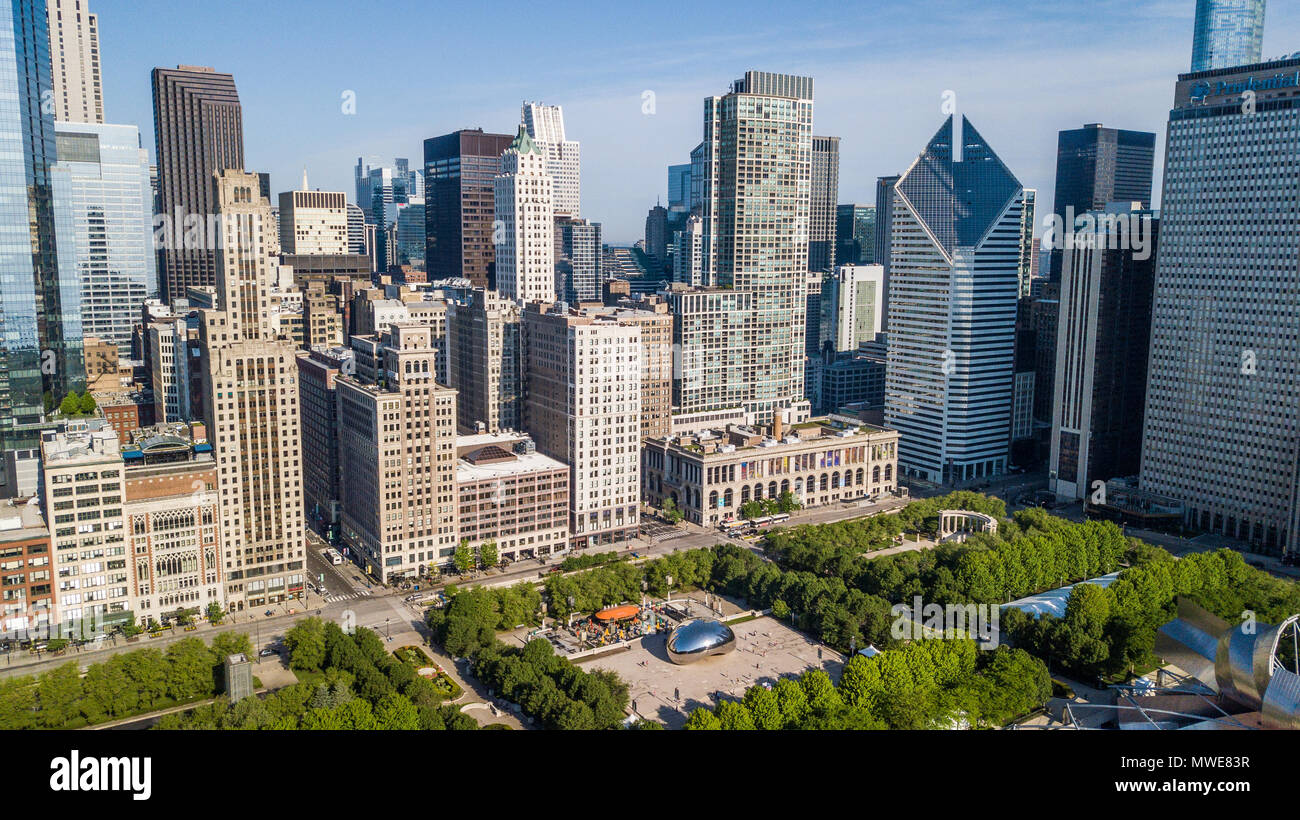 Cloud Gate, Millennium Park, Chicago, IL, USA Stock Photo Alamy