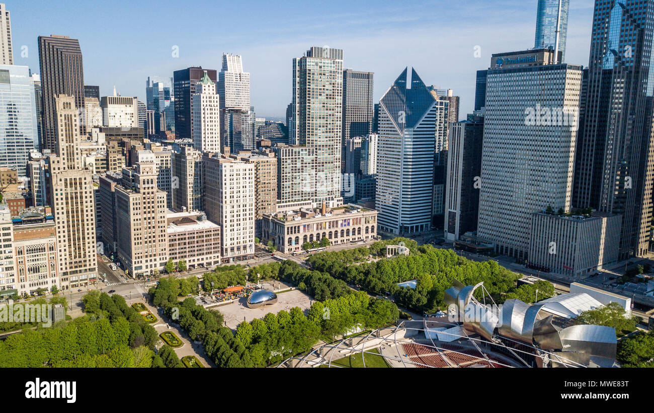 Cloud Gate, Millennium Park, Chicago, IL, USA Stock Photo Alamy