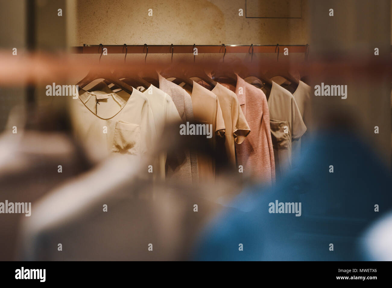 Black and white clothing on racks hi-res stock photography and images ...
