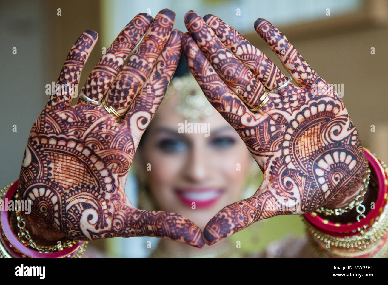 Mehndi design hi-res stock photography and images - Page 5 - Alamy