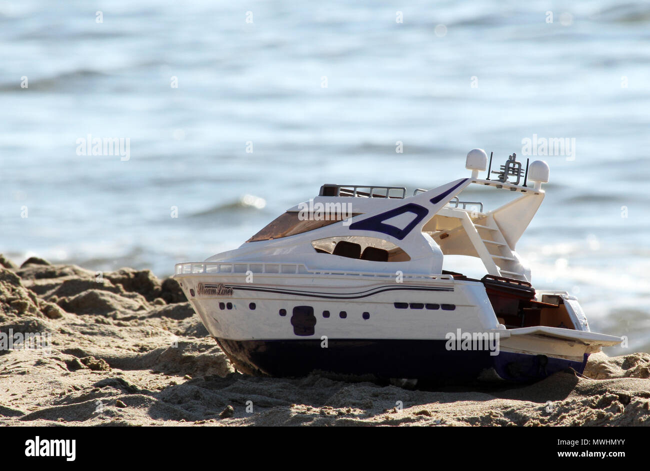 sea toy boat