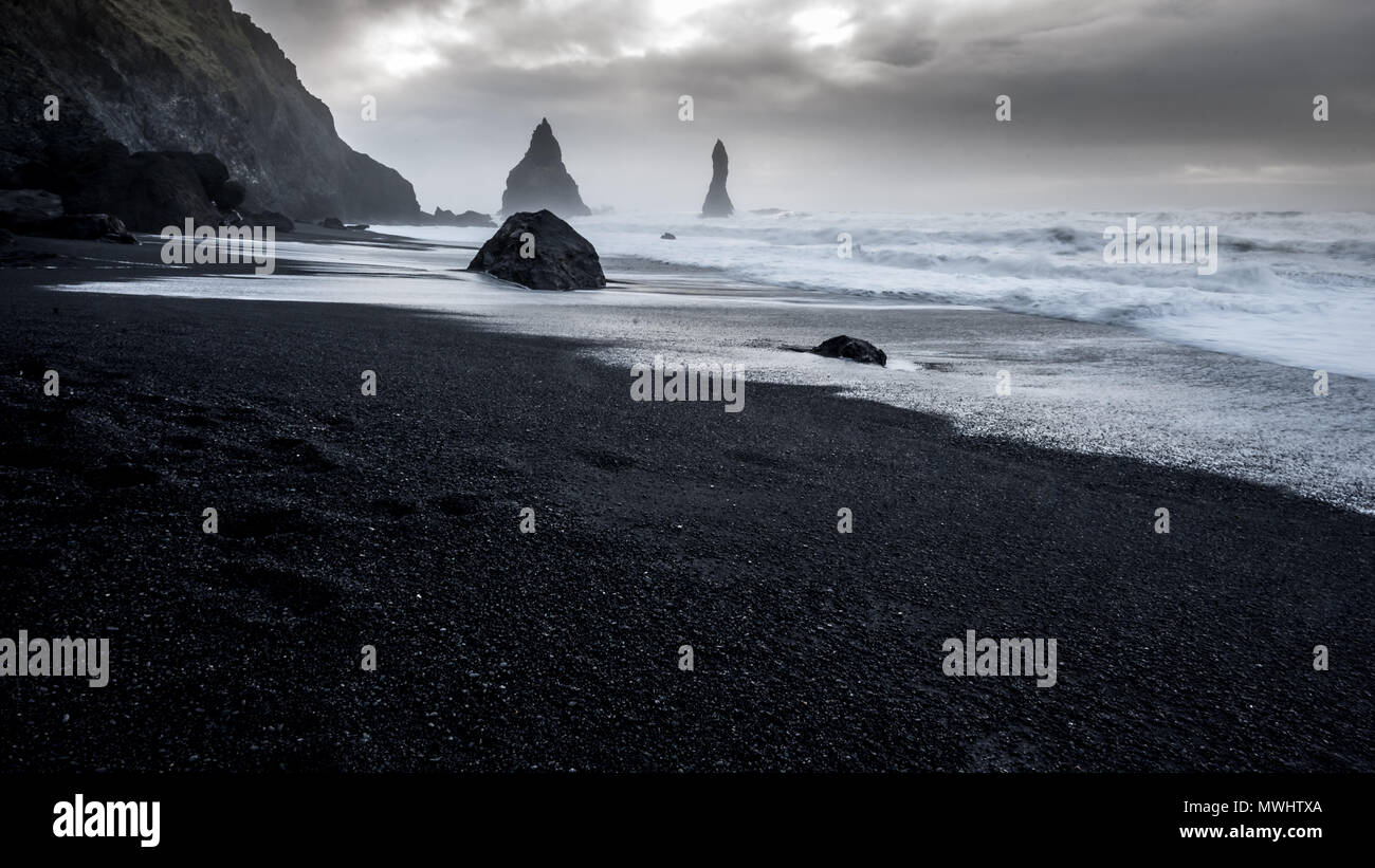 rough coast and black sand beach near Vik Stock Photo - Alamy rough coast and black sand beach near Vik Stock Photo - Alamy
