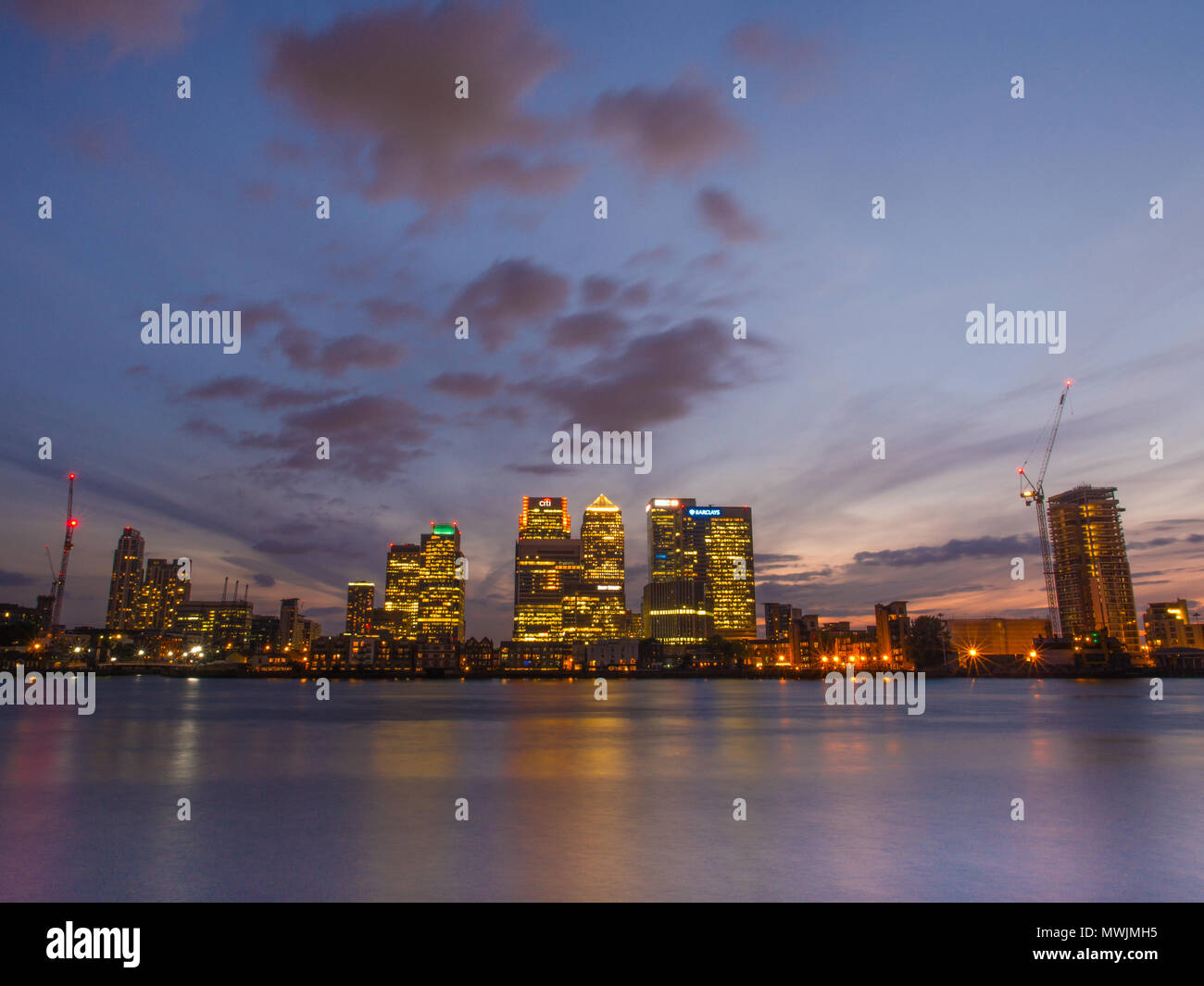 Finance wharf hi-res stock photography and images - Alamy