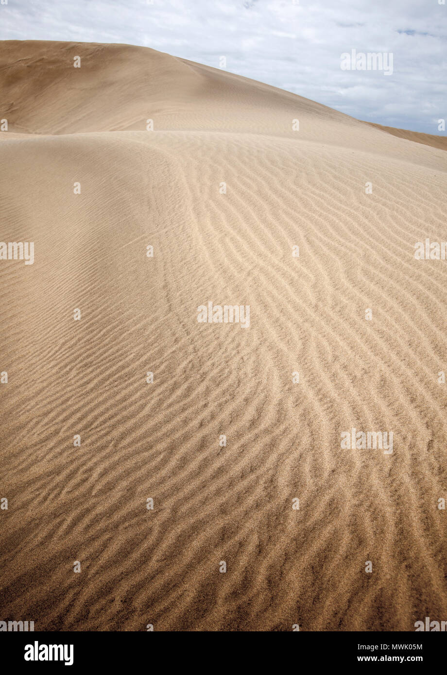 Granular wave patterns hi-res stock photography and images - Alamy