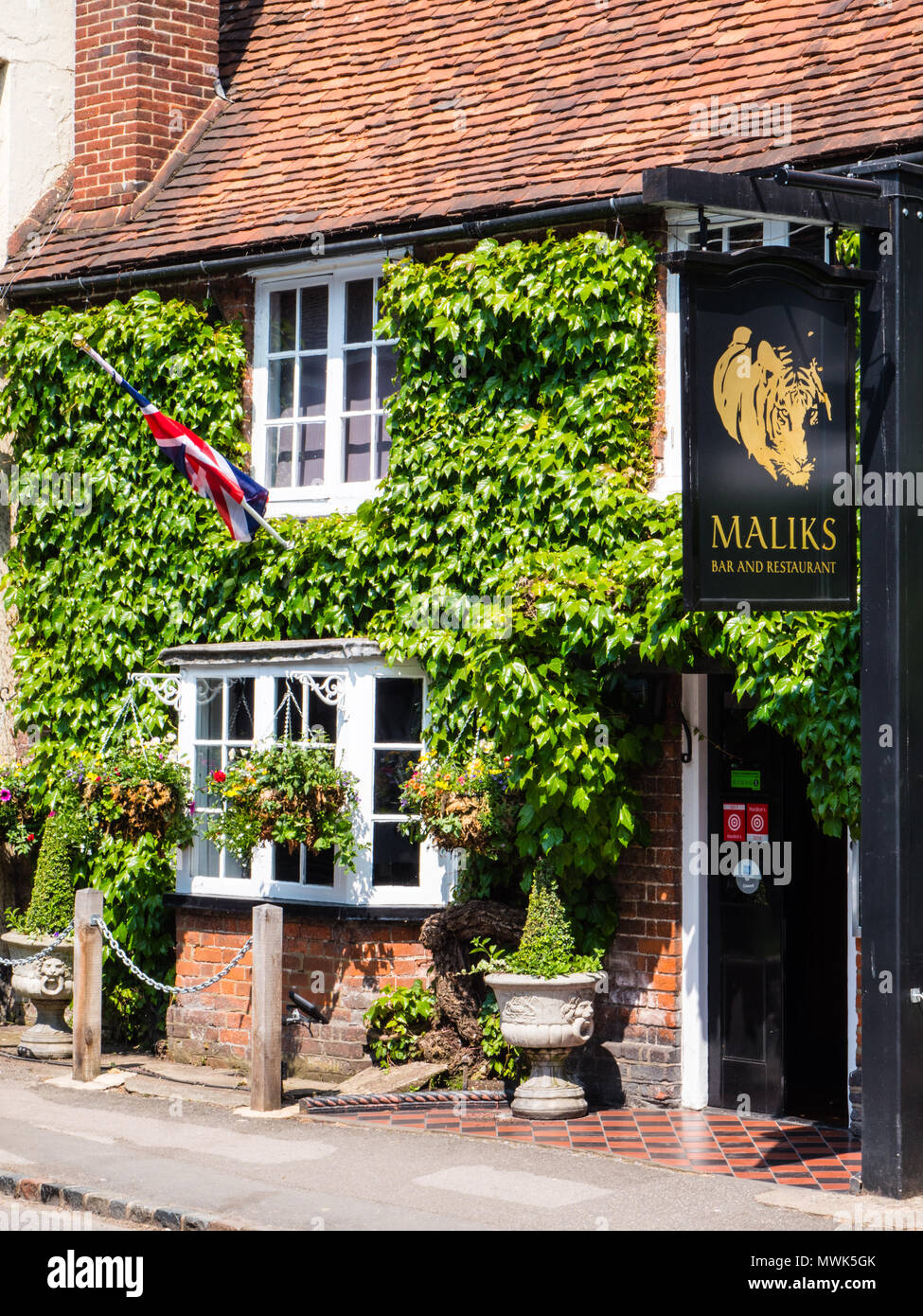 Restaurant cookham hires stock photography and images Alamy
