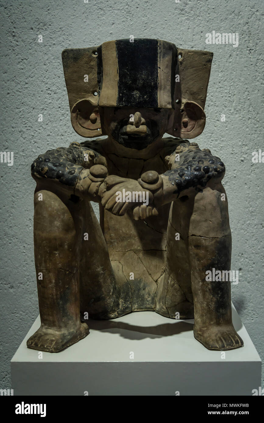Pre-Hispanic Art Museum Rufino Tamayo, Seated figure, probably a priest,  Classic period of Veracruz, 200-700 AD, Oaxaca, Mexico, Oaxaca, Mexico  Stock Photo - Alamy