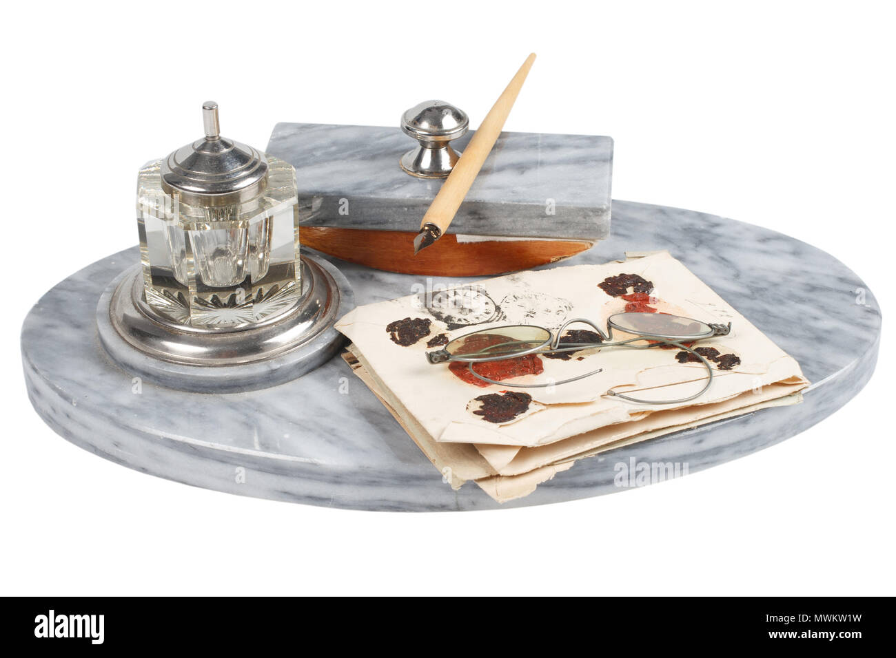 Old fountain pen and inkwell with old letters isolated Stock Photo - Alamy