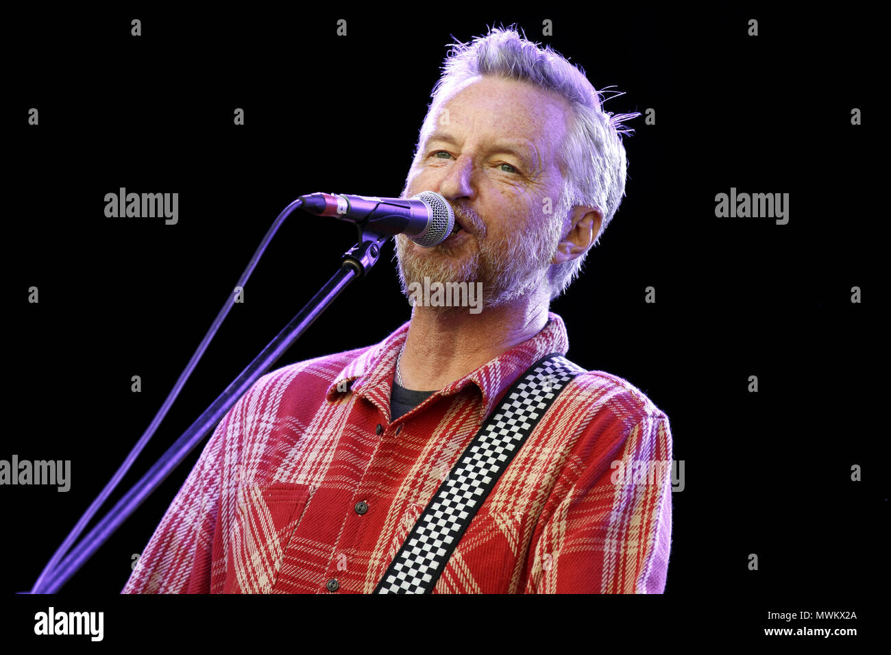 Billy Bragg performing live onstage. Billy Bragg live, Billy Bragg in concert, Billy Bragg
