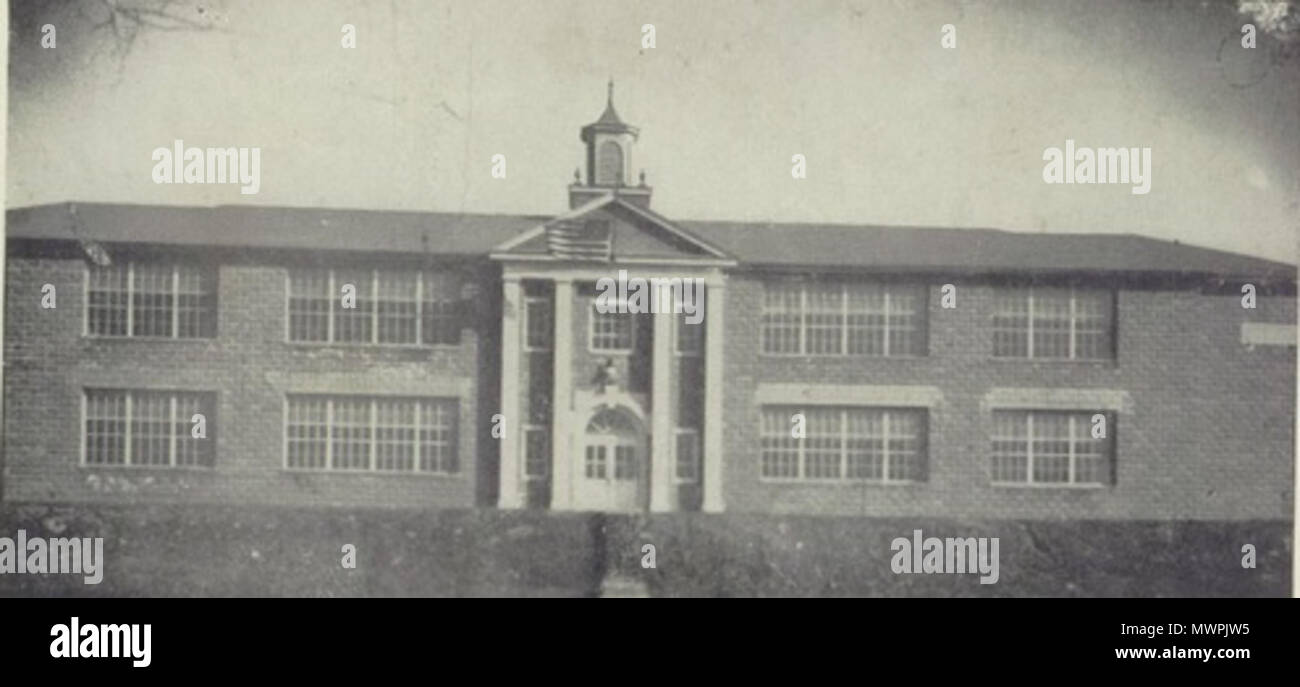 . English: This picture was taken at the finished construction site of the second Poca High School building. 10 April 1950, 20:16:17. Poca High School 550 Second building of Poca High School 1926 Stock Photo