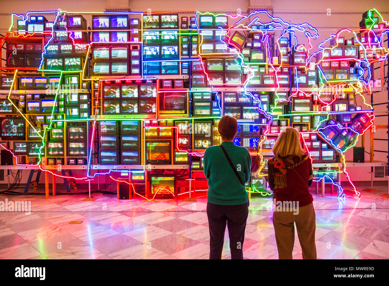Installation art electronic hires stock photography and images Alamy