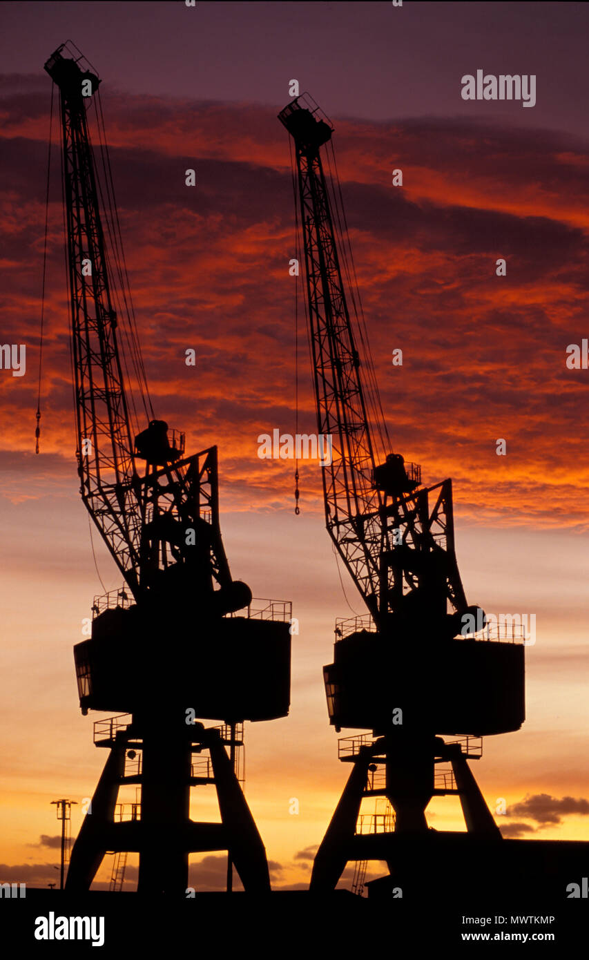 LARGE CRANES AT SUNSET, PORT ADELAIDE, SOUTH AUSTRALIA Stock Photo Alamy