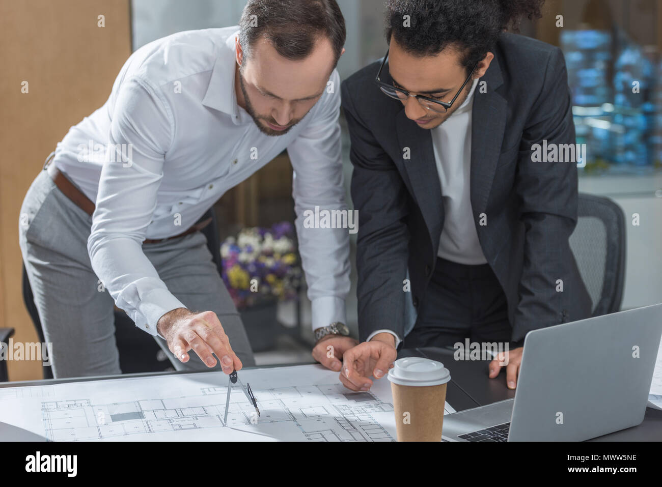 Using compass hi-res stock photography and images - Alamy
