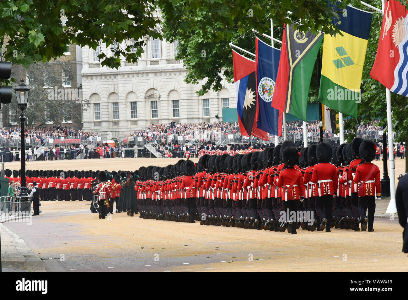 The Mall, London, UK. 2nd June 2018.  Soldiers of the Household Division at the rehearsal for the Trooping the Colour, (the Queen's Birthday), the Colonel's Review march towards Horse Guards. Credit: Matthew Chattle/Alamy Live News Credit: Matthew Chattle/Alamy Live News Stock Photo
