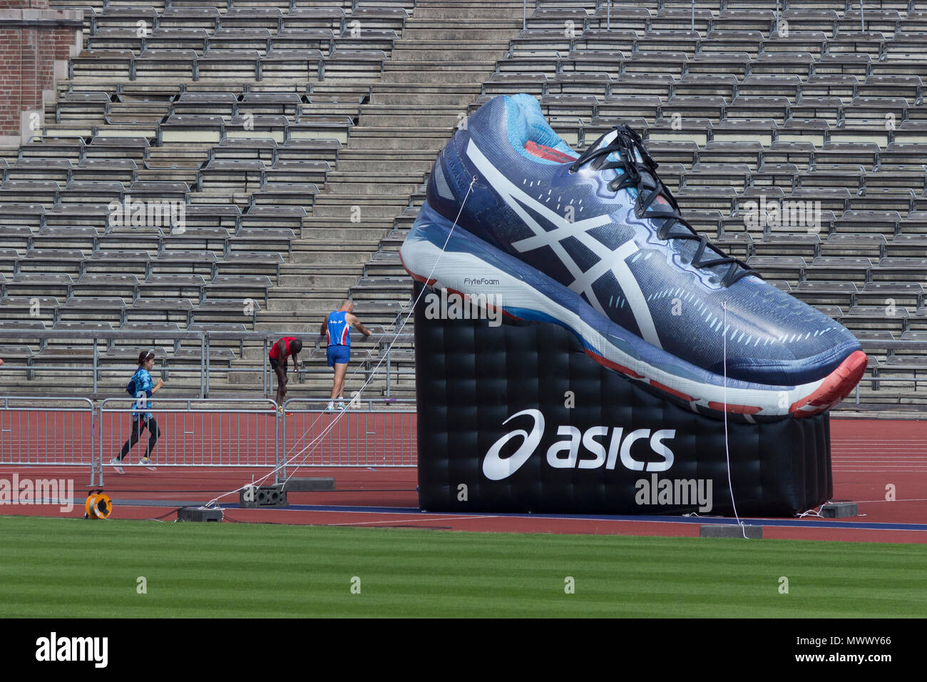 Asics High Resolution Stock Photography and Images - Alamy