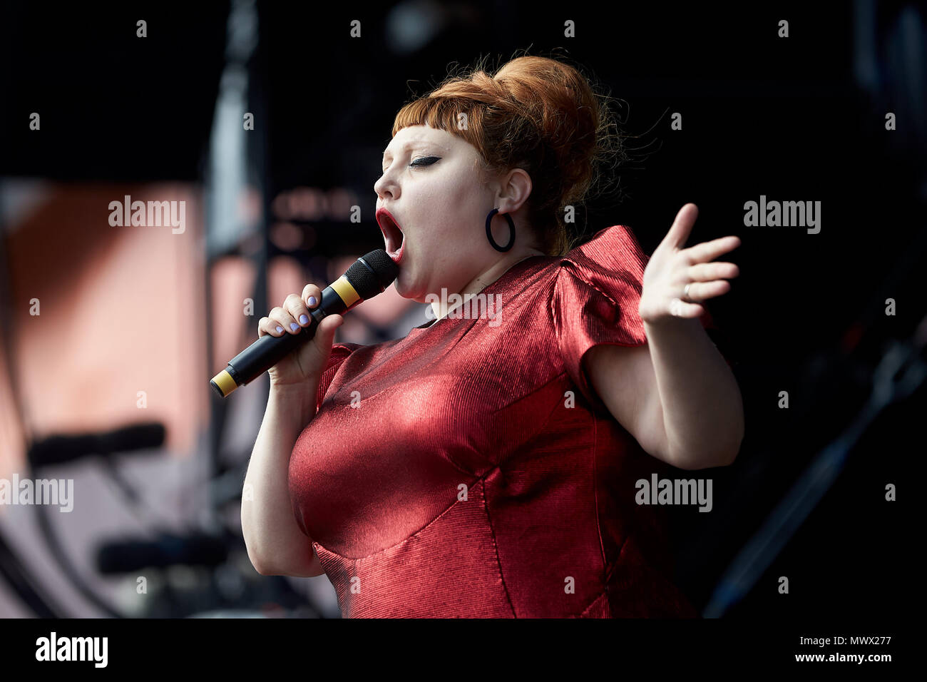 Nuerburg, Germany. 2nd June 2018. American singer-songwriter Beth Ditto performs on the main stage of open-air festival 'Rock am Ring'. The festival features around 80 bands performing on 3 different stages. Photo: Thomas Frey/dpa Credit: dpa picture alliance/Alamy Live News Stock Photo