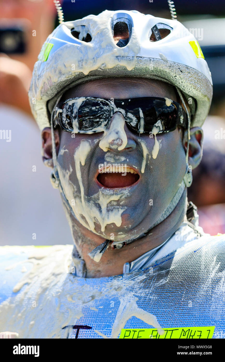 Custard Pie In The Face Hi res Stock Photography And Images Alamy custard-pie-in-the-face-hi-res-stock-photography-and-images-alamy