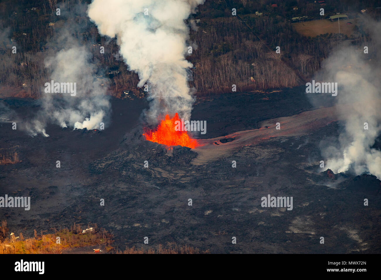 Pahoa, HI, USA. 2nd June, 2018. Fissure 8 photographed during eruption of Hawaii's Kilauea