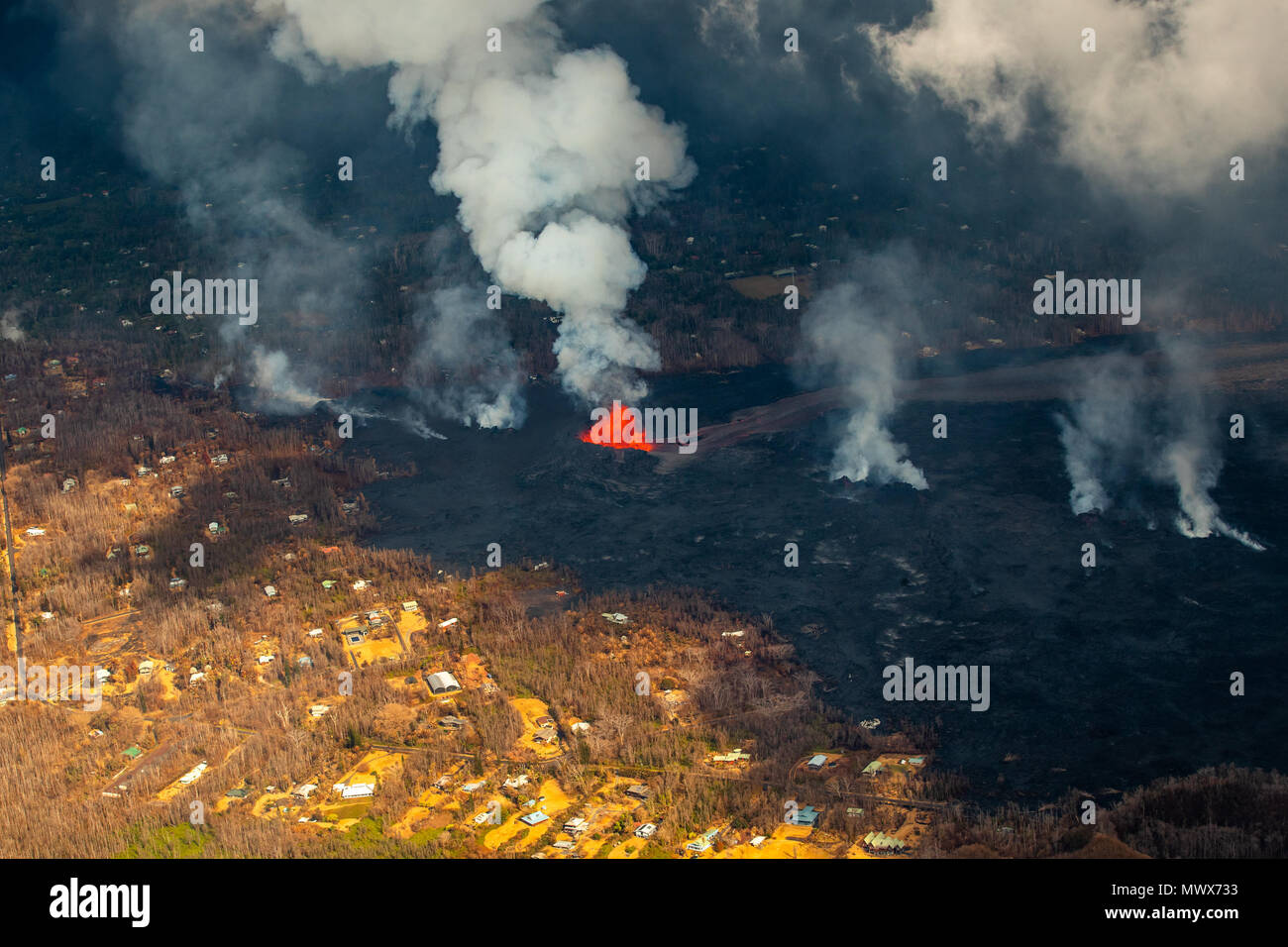 Pahoa, HI, USA. 2nd June, 2018. Fissure 8 photographed during eruption of Hawaii's Kilauea