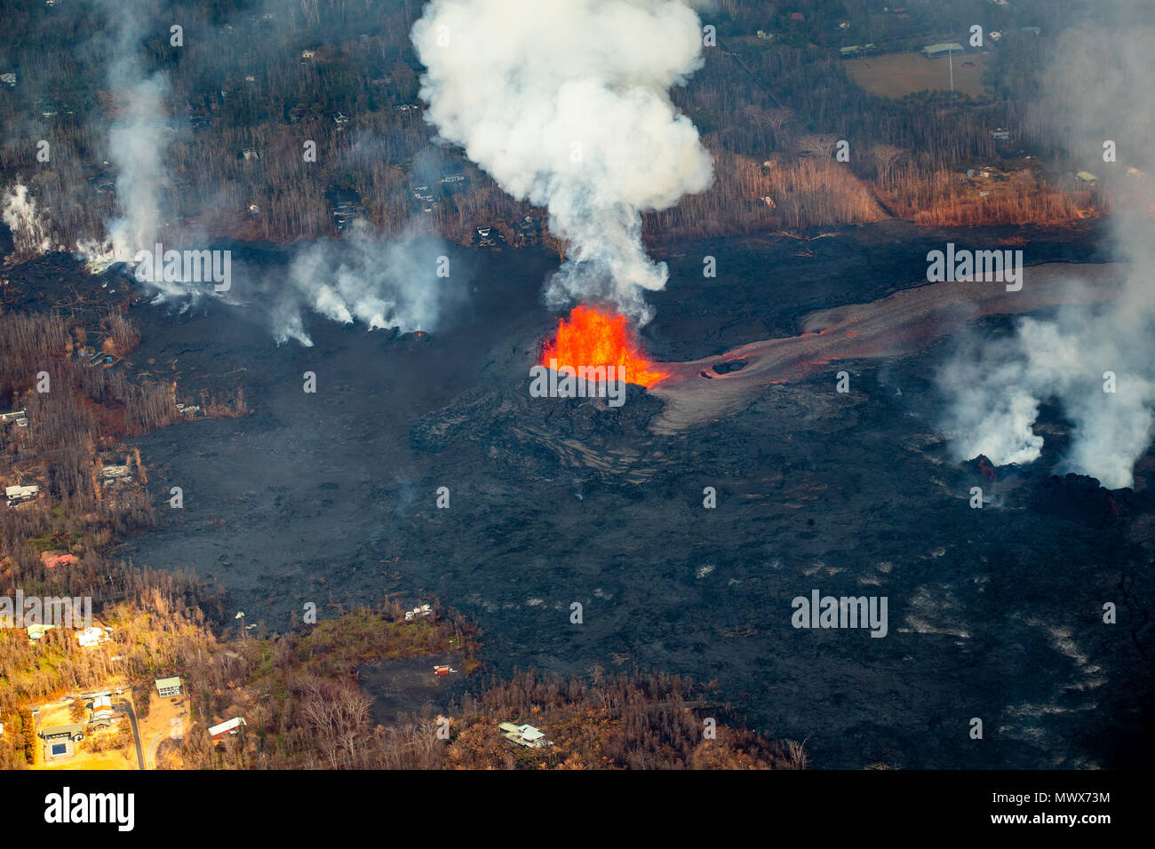 Pahoa, HI, USA. 2nd June, 2018. Fissure 8 photographed during eruption of Hawaii's Kilauea