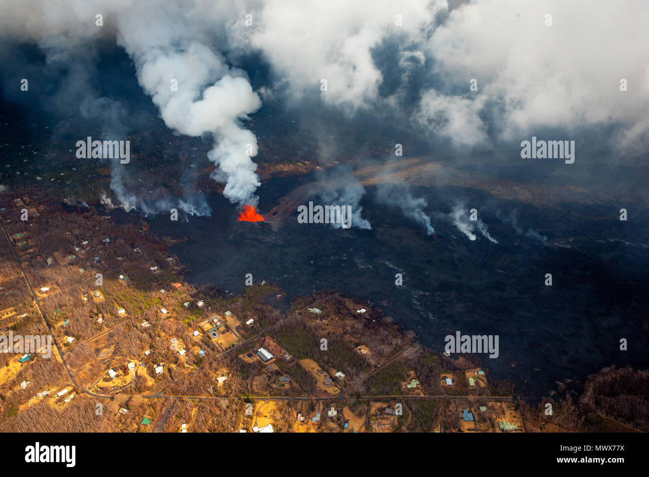 Pahoa, HI, USA. 2nd June, 2018. Fissure 8 photographed during eruption of Hawaii's Kilauea