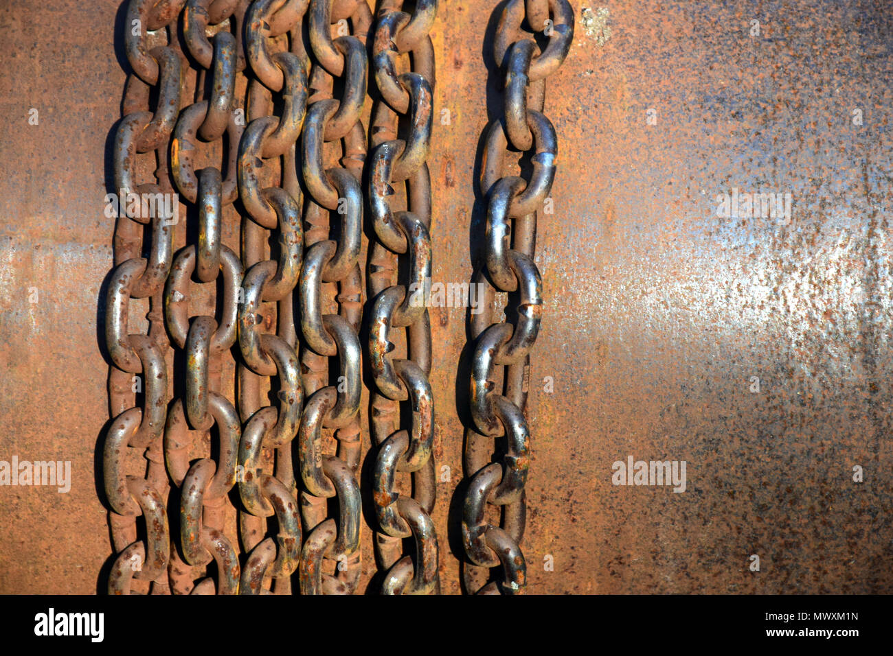 Rusted chains hires stock photography and images Alamy
