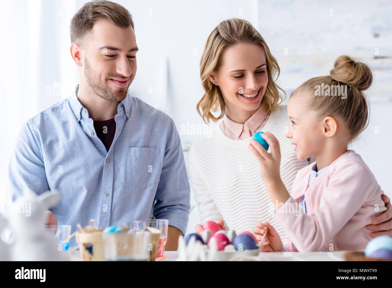Father kid playing paint hi-res stock photography and images - Alamy