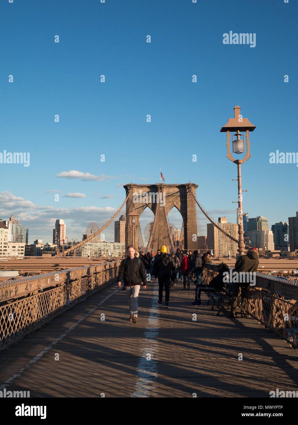 New york walk brooklyn bridge winter hi-res stock photography and ...