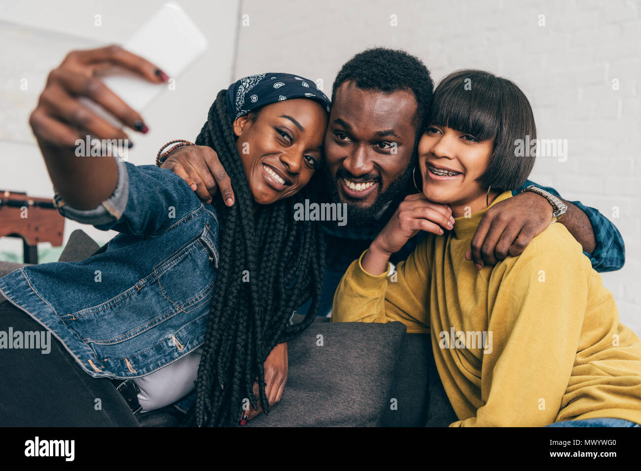 Black woman taking selfie hi-res stock photography and images - Alamy
