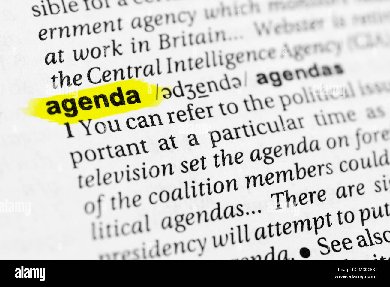 Highlighted English word "agenda" and its definition in the dictionary