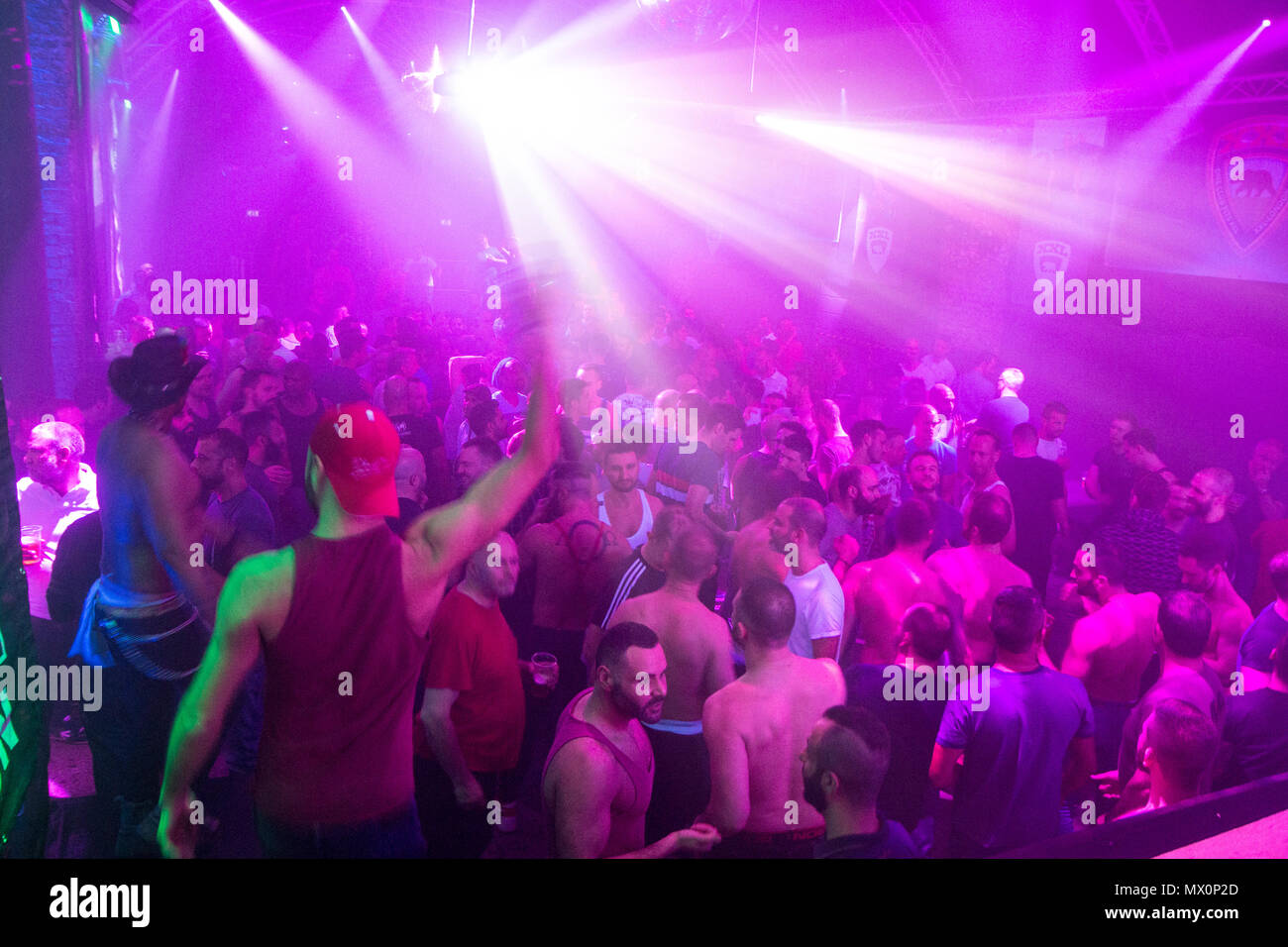 Xxl london club hi-res stock photography and images - Alamy