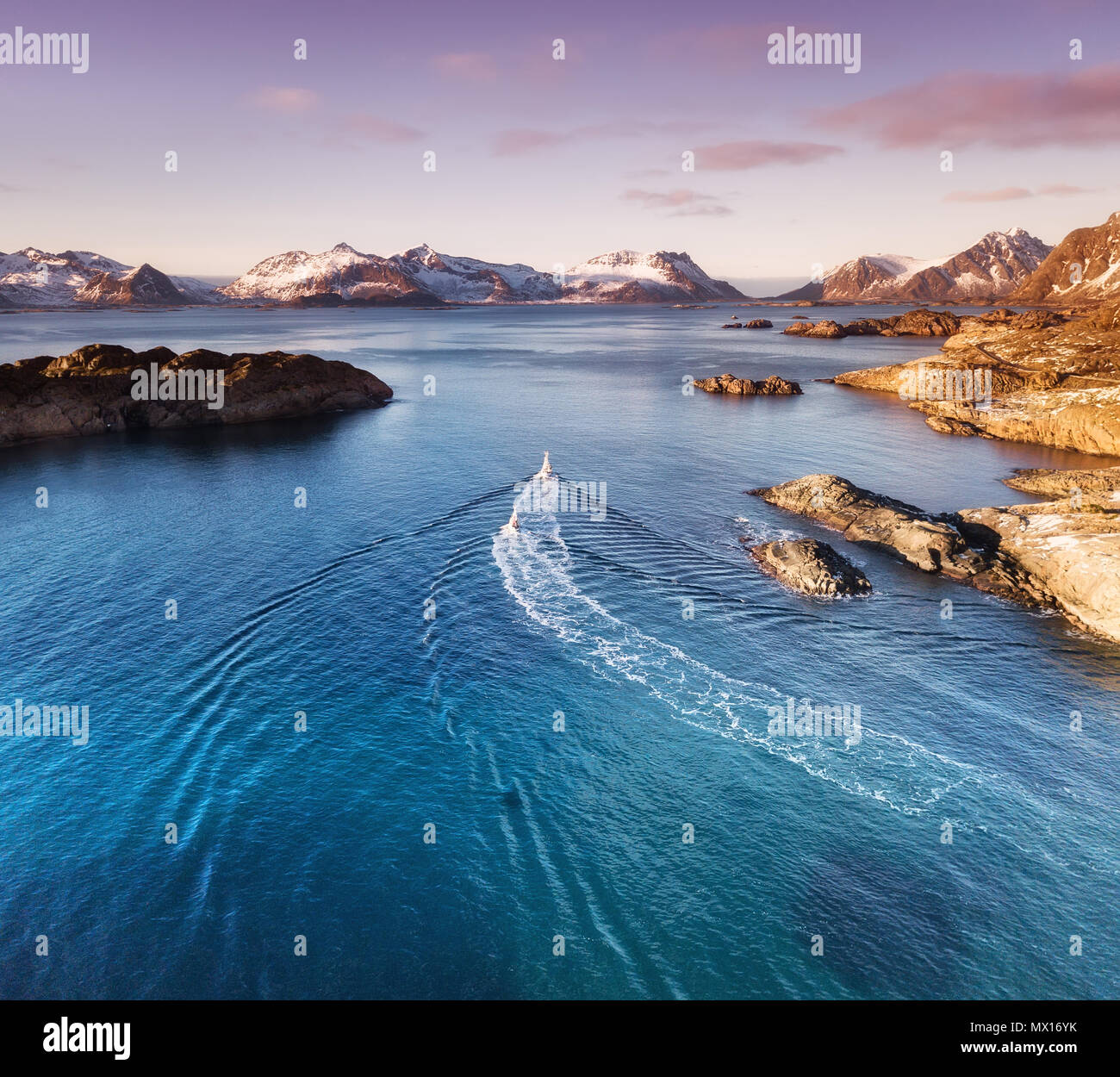 Sea bright sunset boat hi-res stock photography and images - Alamy