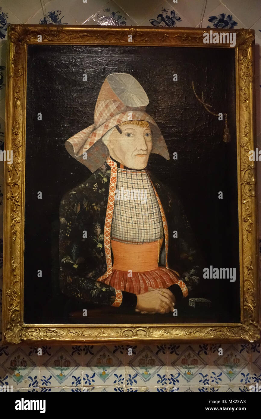 . Nederlands: Streekdracht Hindloopen in Museum Hindeloopen . 19 May 2018, 15:56:25. Ellywa 433 Museum Hindeloopen Meinke Willems (1773-1855) geschilderd door Philippus van Drooge (1821-1876) Stock Photo