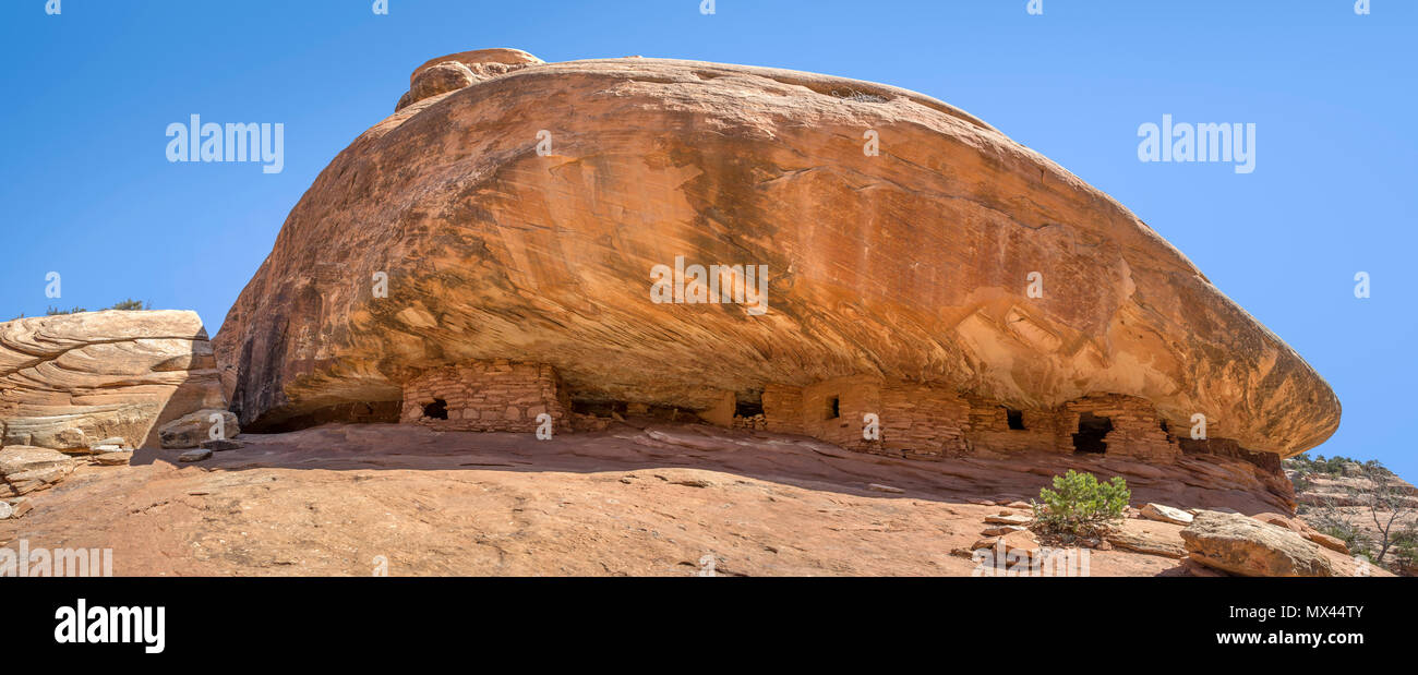 Ancient Ancestral Puebloan historic structures at the House on Fire site in Mule Canyon, Southeastern Utah, USA Stock Photo