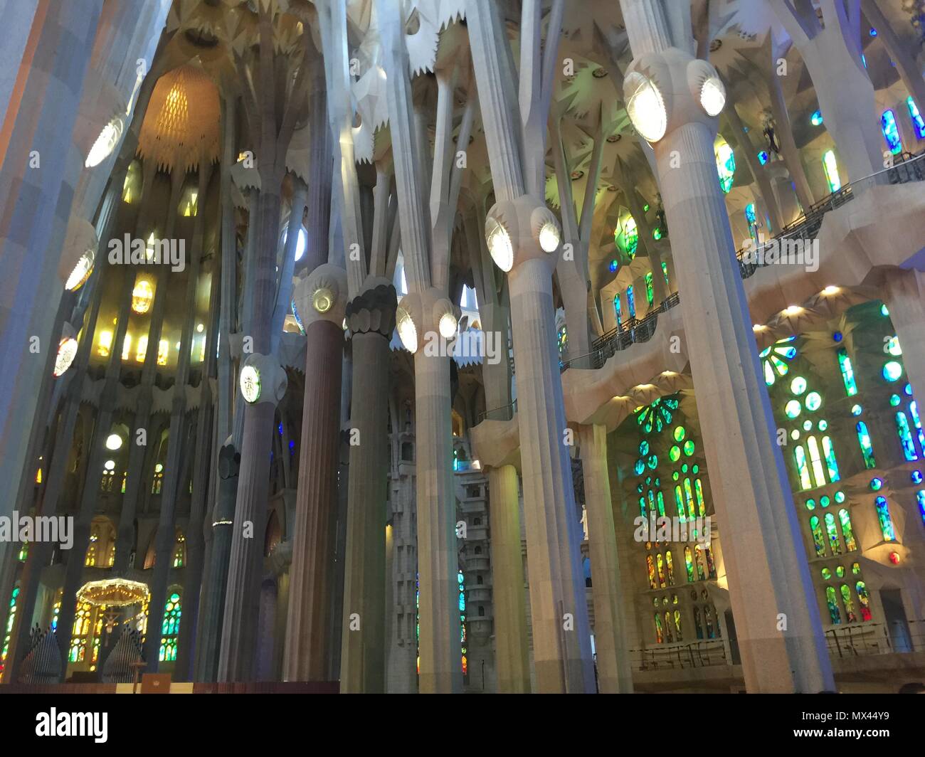 Vista del Interior de la Basilica de la Sagrada Familia en Barcelona Stock Photo