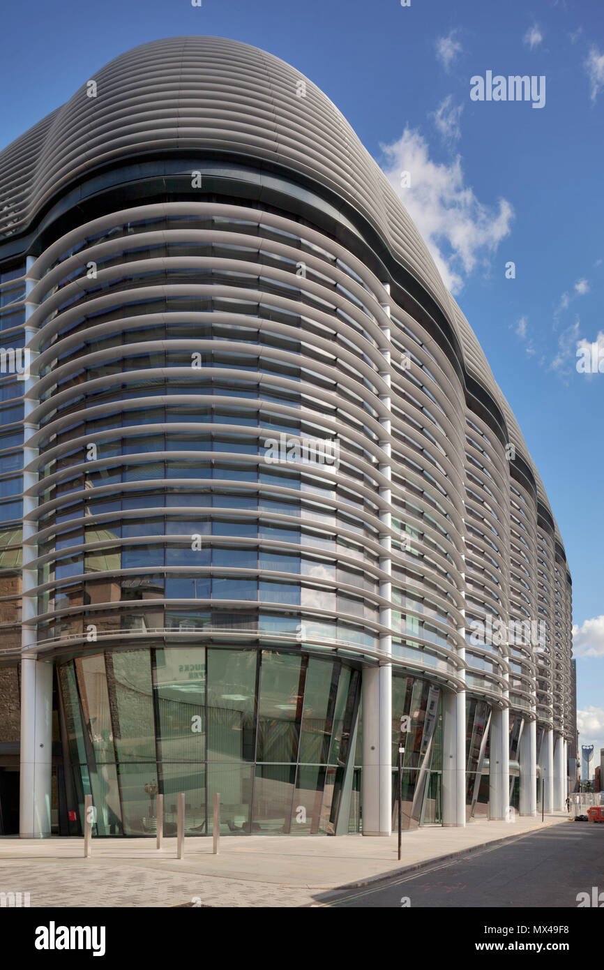 The Walbrook Building seen from Cannon Street. The distinct shading is
