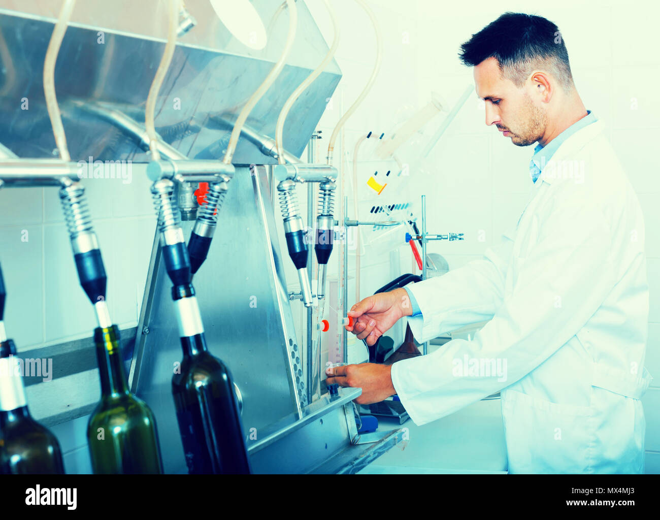 Wine tests in wine lab hi-res stock photography and images - Alamy
