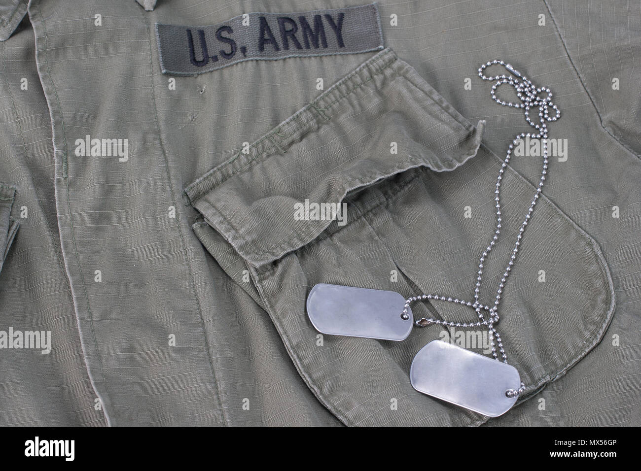 us army uniform with blank dog tags Stock Photo - Alamy